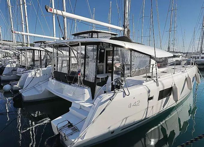 Lagoon 42