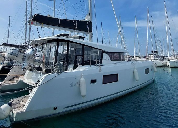 Lagoon 42