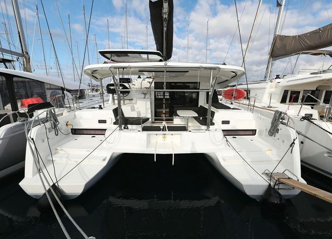 Lagoon 42
