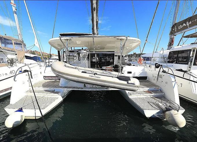 Lagoon 42