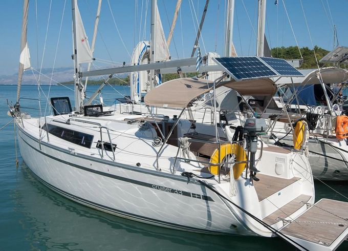 Bavaria Cruiser 33
