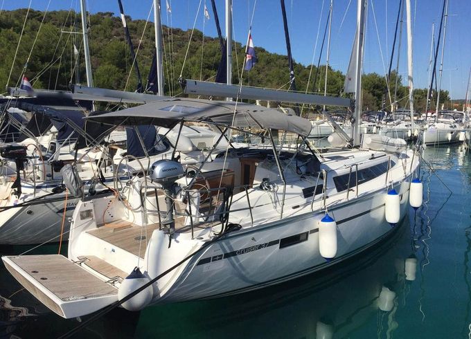 Bavaria Cruiser 37