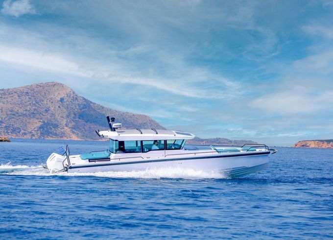 Axopar 37 XC Cross Cabin
