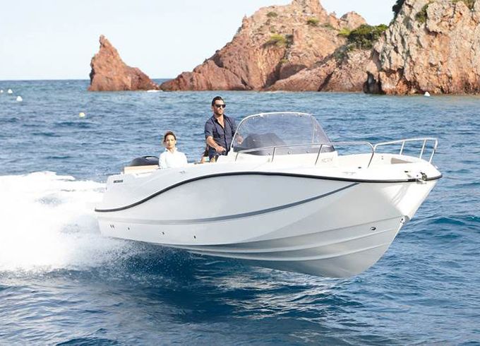 Quicksilver Activ 755 Open