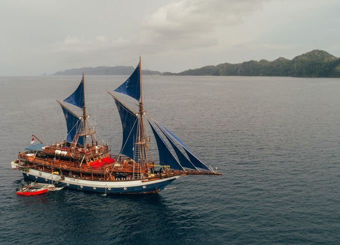Traditional Phinisi (Schooner)