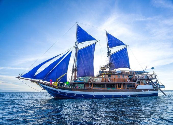 Traditional Phinisi (Schooner)