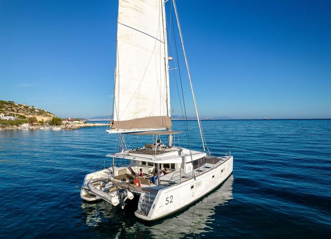 Lagoon 52