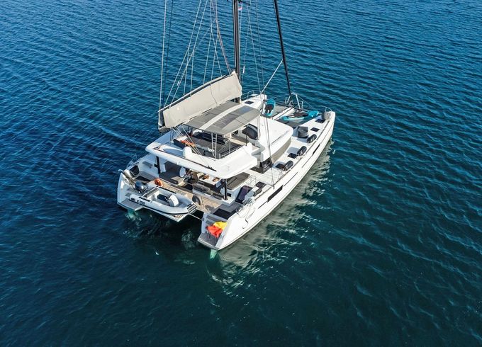 Lagoon 52