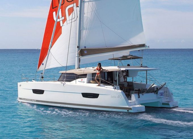 Fountaine Pajot Lucia 40