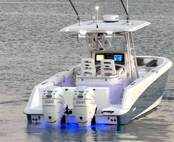 Boston Whaler Outrage 320