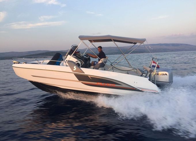 Beneteau Flyer 6.6. Spacedeck