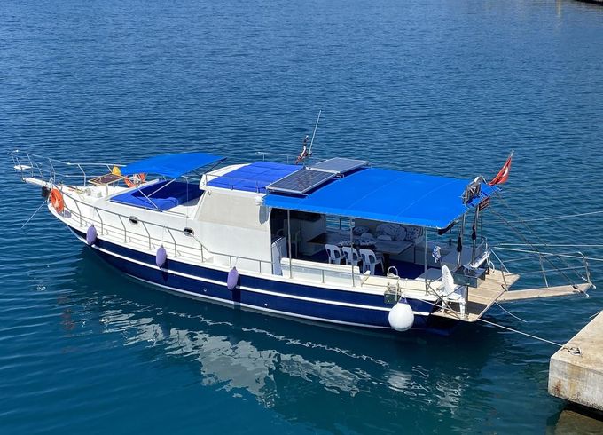 Custom motorboat (2017)