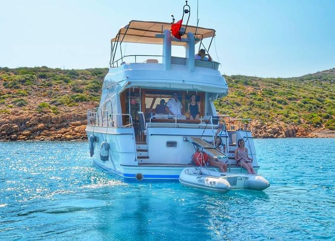 Custom Motoryacht
