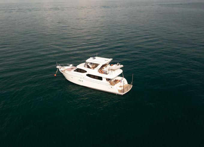 M/Y 5800 Pilothouse