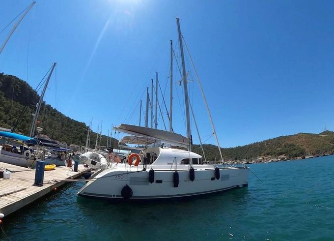 Lagoon 380