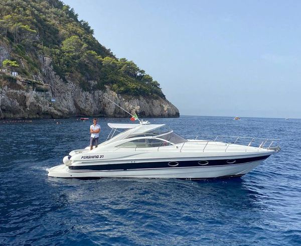 Pershing 37