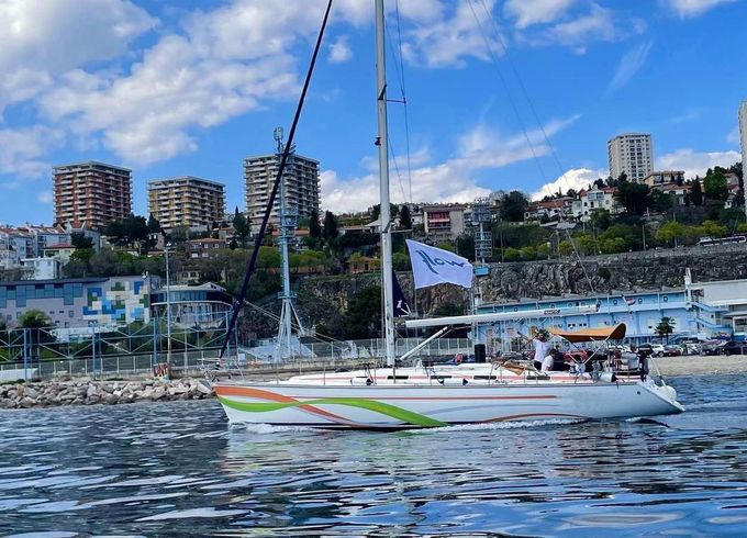 Bavaria 44