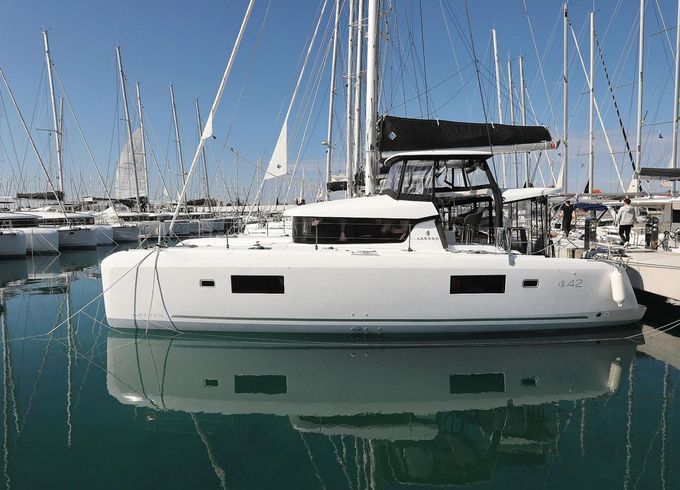 Lagoon 42