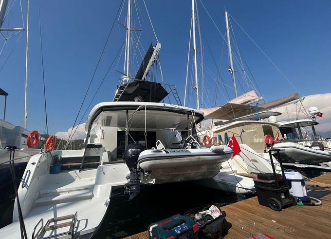 Lagoon 51