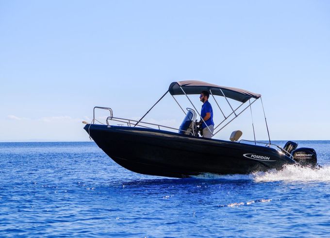 Poseidon Blue Water 170