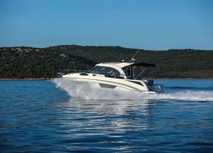 Beneteau Antares 9