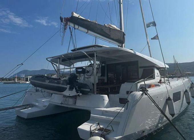 Lagoon 42