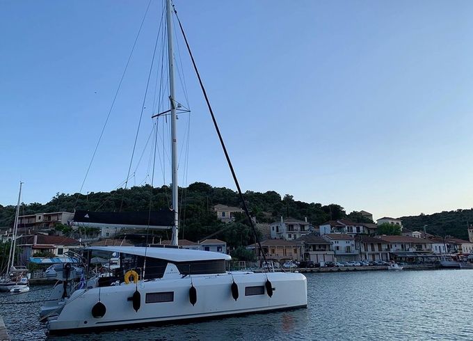 Lagoon 42