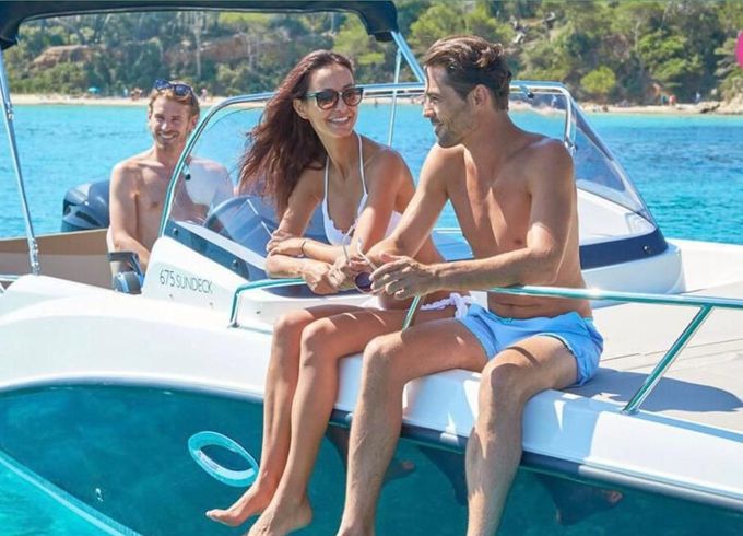 Quicksilver Active 675 Sundeck