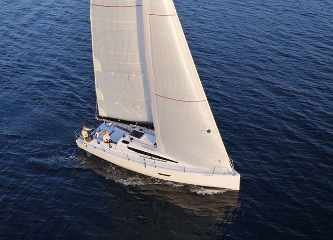 Elan E4