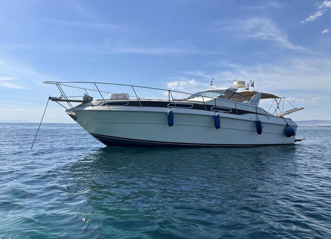Sea Ray SRV 360 Express Cruiser