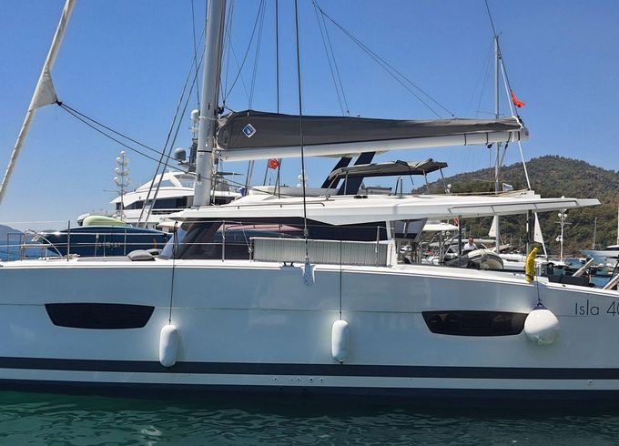 Fountaine Pajot Isla 40