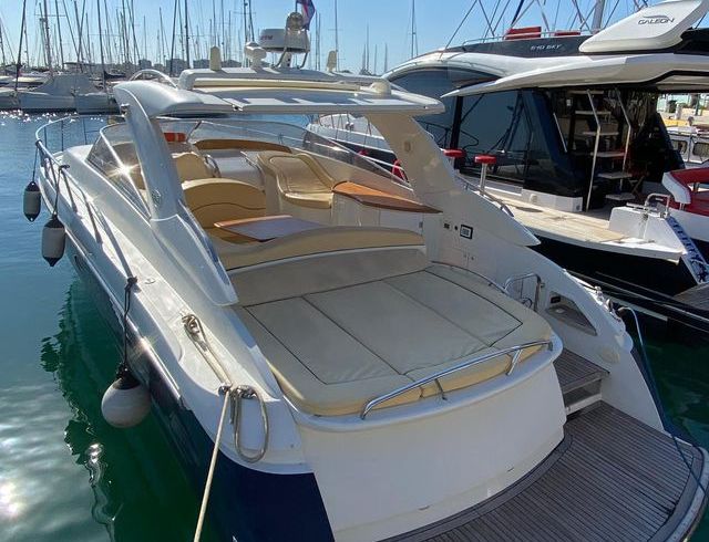 Blu Martin Yachts 13.50 Sun Top