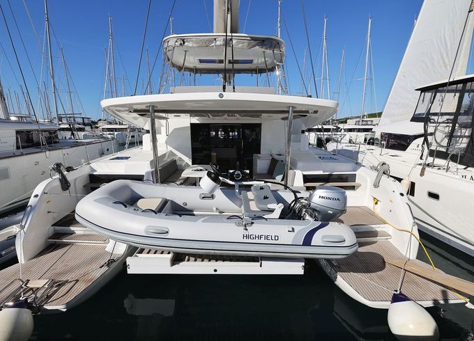 Lagoon 51