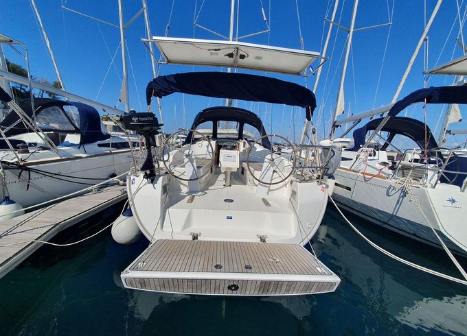 Bavaria Cruiser 37
