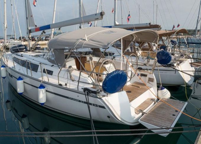 Bavaria Cruiser 37
