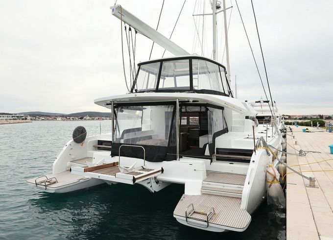 Lagoon 51