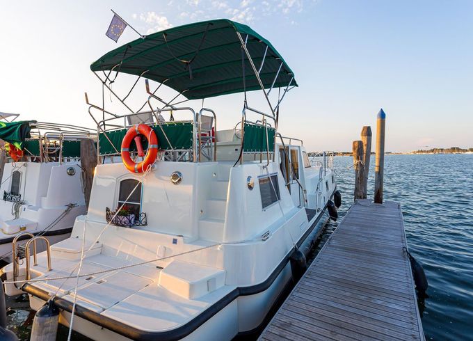 Houseboat 36ft
