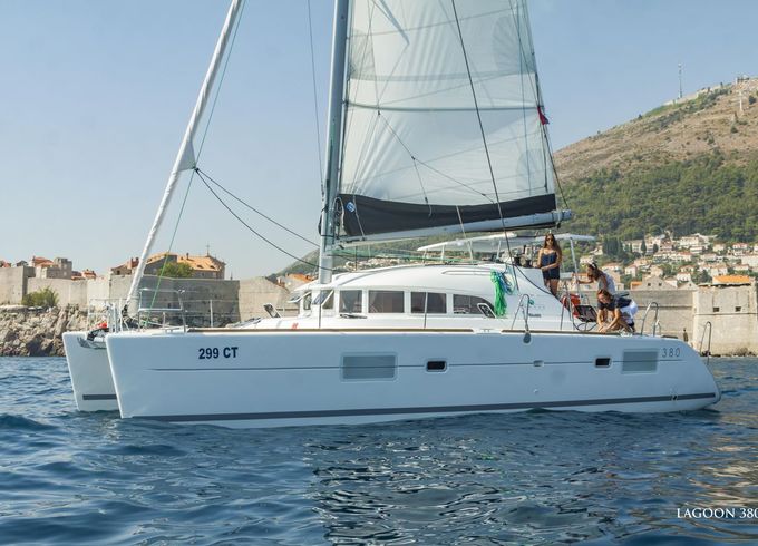 Lagoon 380