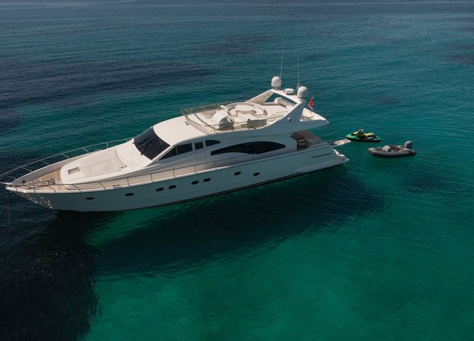 Ferretti 68