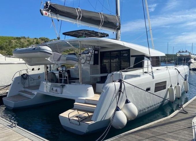 Lagoon 42