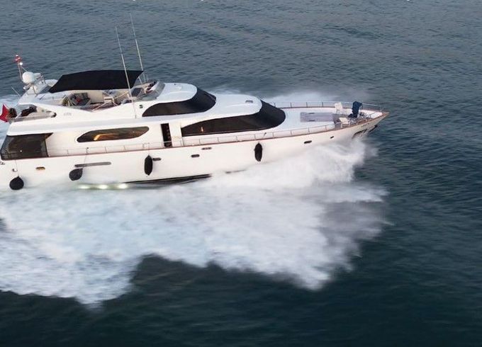 M/Y 89