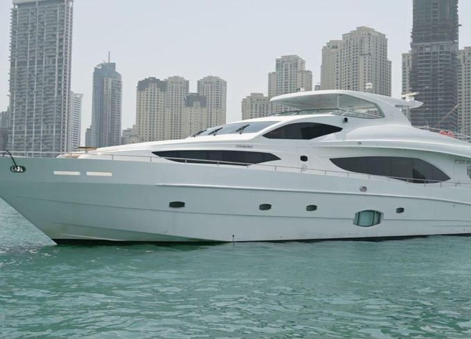 M/Y 105