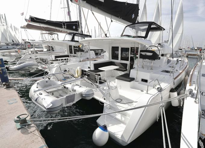 Lagoon 40