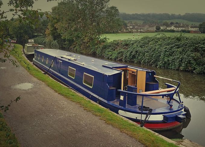 H/B Canal house boat 65