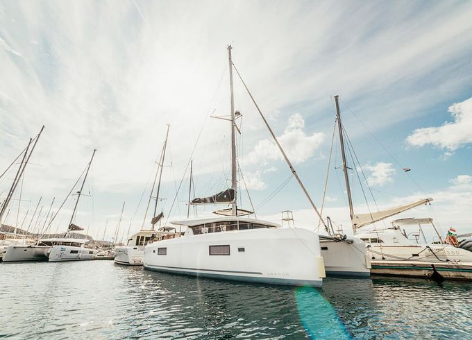 Lagoon 42