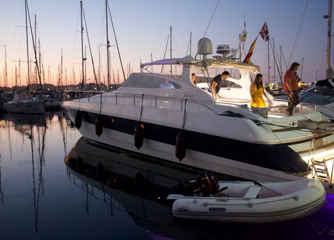 Sealine F530