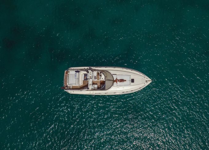 Sunseeker Mustique 42