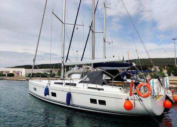 Hanse 548