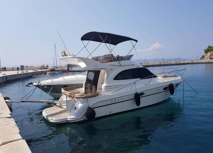 Galeon 33 Fly