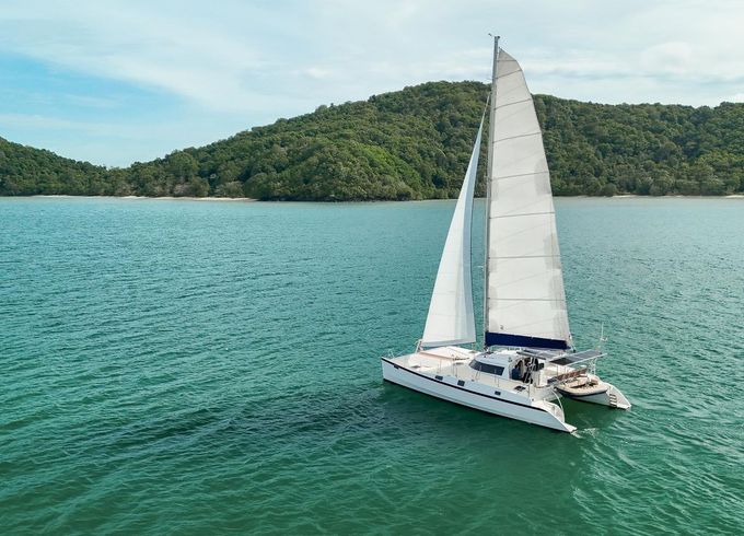 Catamaran Mumby 48